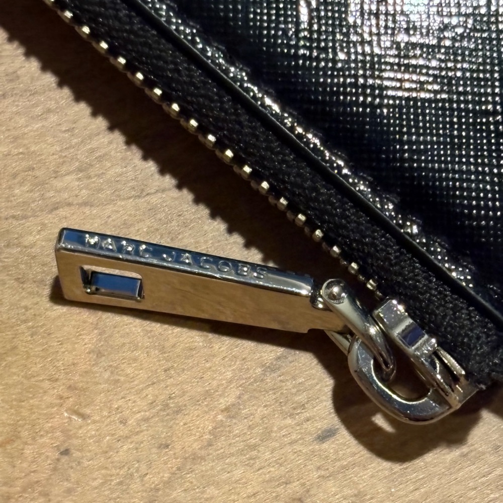 Marc Jacobs X Looney Tunes
Key Wallet - Picture 7 of 14